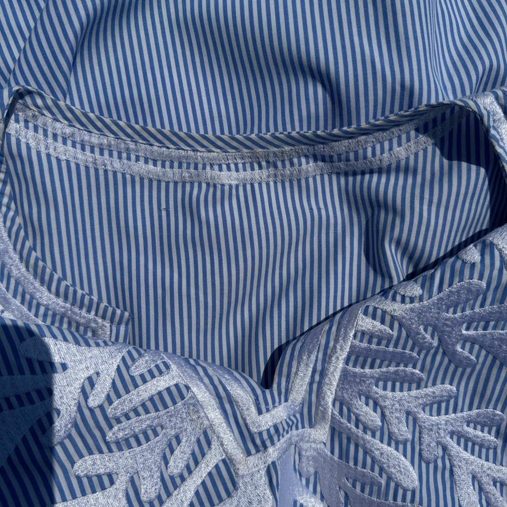 Blue and White Embroidered Tunic Top - Picture 14 of 15